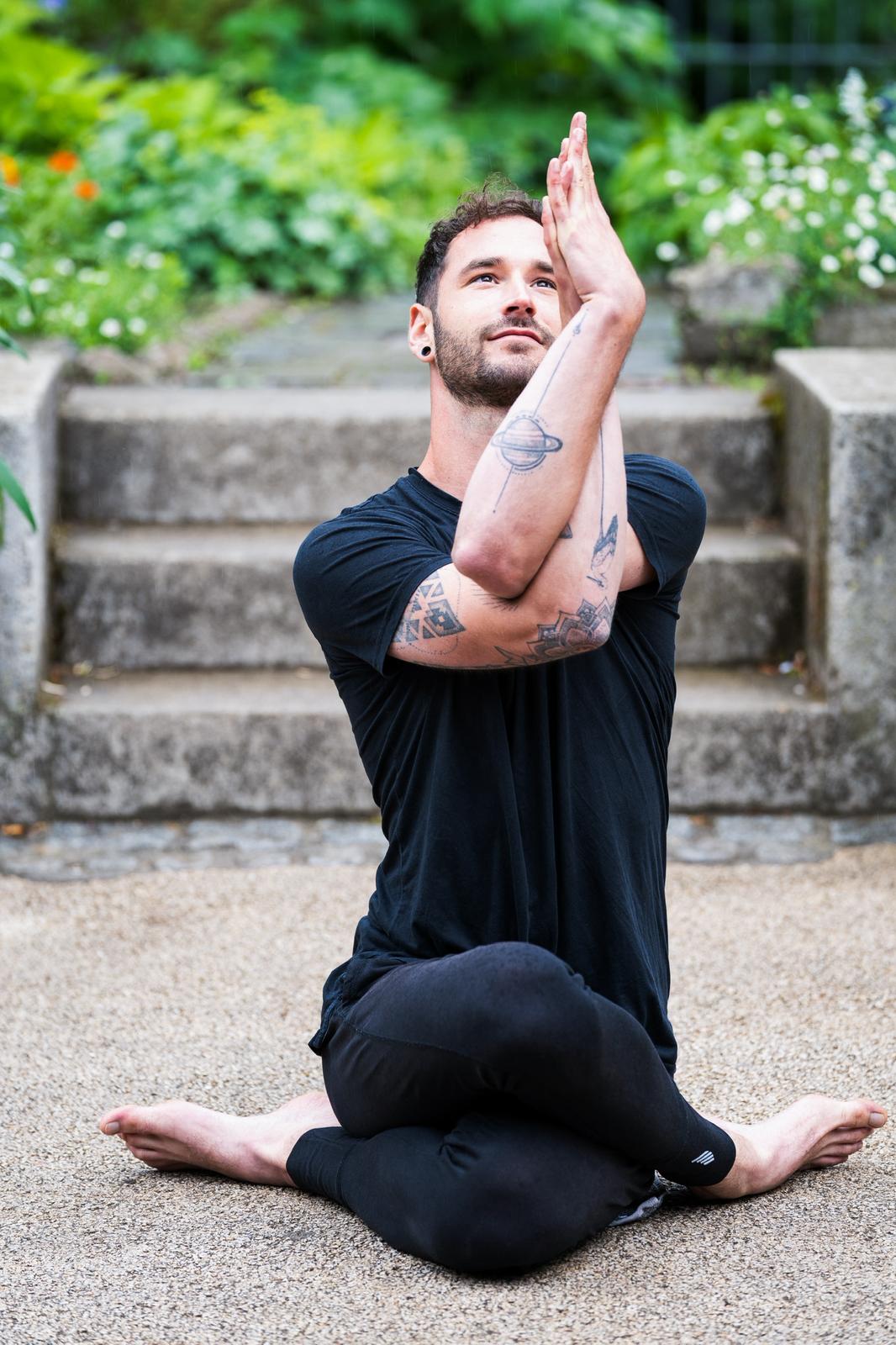 Sven Hetzel — Yoga